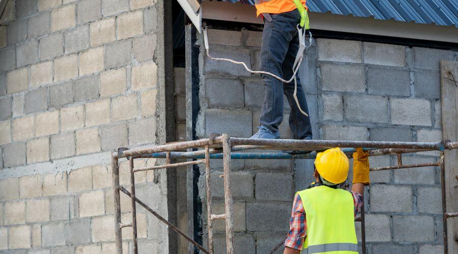 Professional gutter cleaning in Walnut Grove, CA